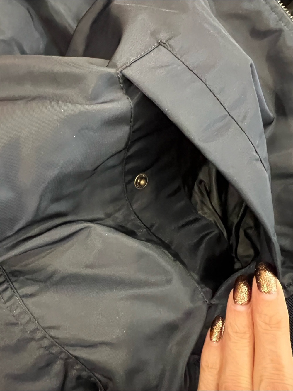 GUESS Men’s Hooded Bomber Jacket Jet Black Size Medium NWT Flaw - Picture 9 of 12